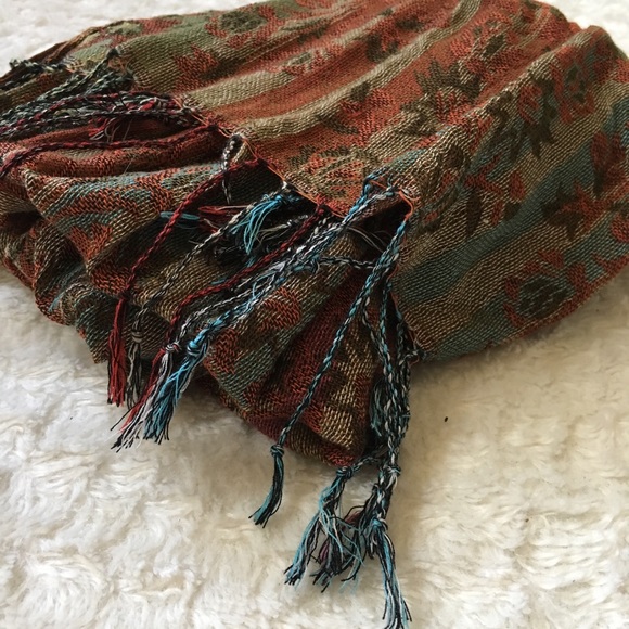 Bohemian woven scarf with tassels multicolor - Picture 5 of 8